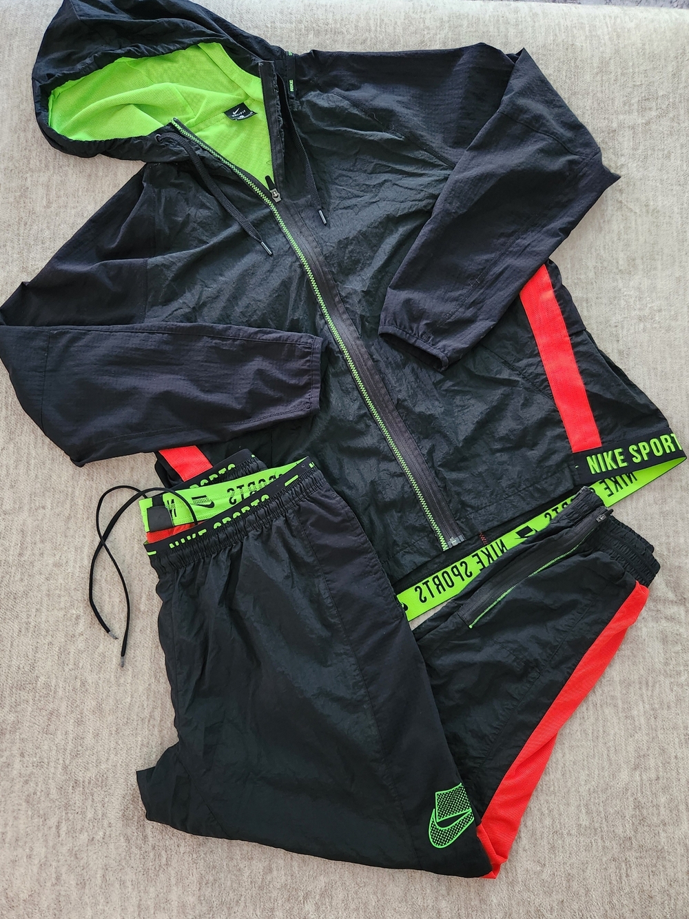 Nike Men’s Sports Clash Suit Tracksuit Neon Green Black Jacket And Pants Y2 Y2k